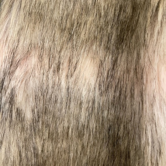 *NEW* Faux Fur Vest - Picture 5 of 5